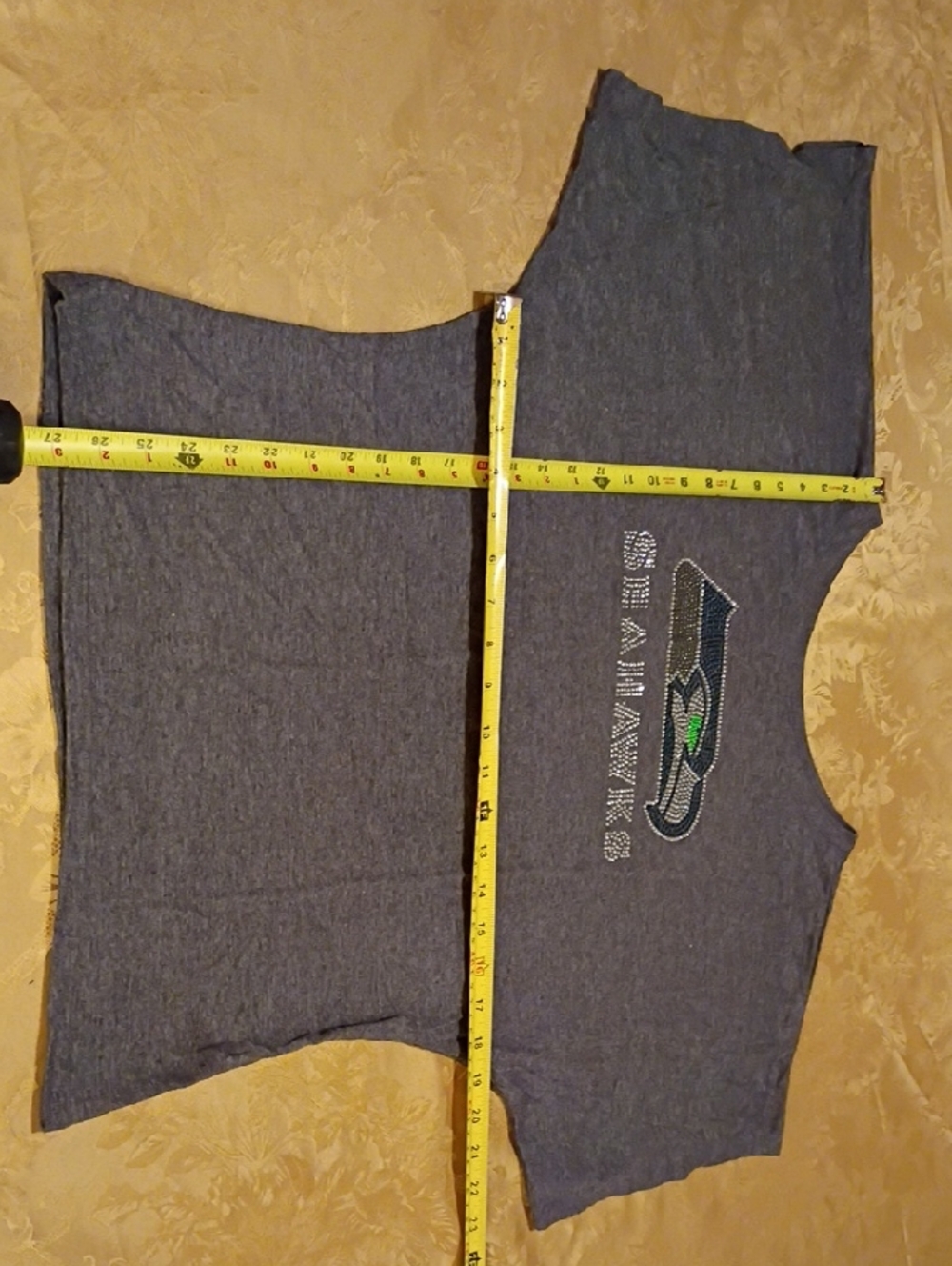 NFL Heather Gray Seahawks Logo T-Shirt Women's Size SBELLA